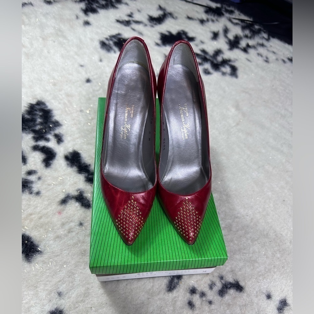 Norman Kaplan Women’s Red Gold Studded Pointed Stilleto Heels Size 6